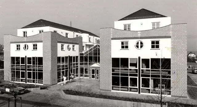 Head office_1990